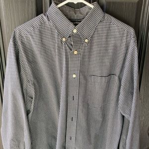 Puritan wrinkle resistant men’s button down navy w/ white window pane Medium